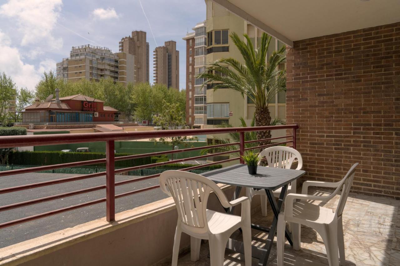 Levante Carlos V 1B Benidorm Luaran gambar